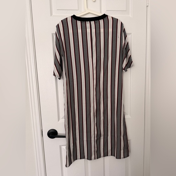 Gucci Silk Black and White Striped Long Sleeve Dress( outlet clearance) - Picture 2 of 8